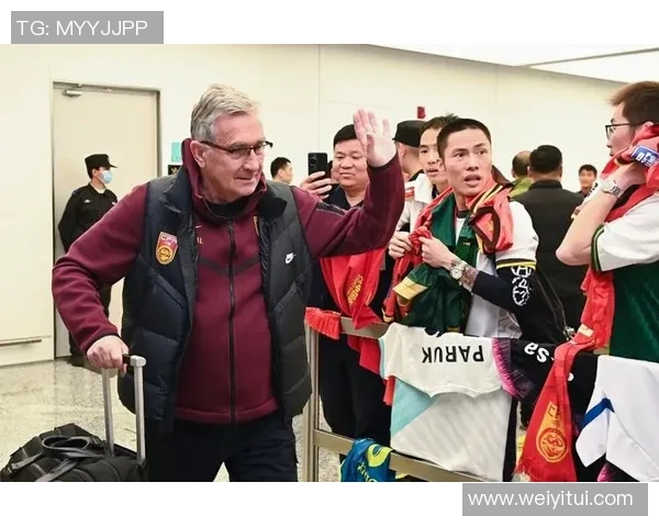 杭州足球队状态变革引发热议球迷期待新篇章与未来发展